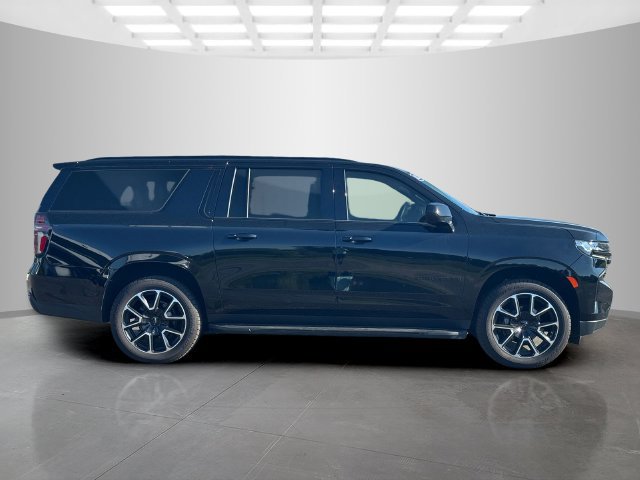 Used 2024 Chevrolet Suburban RST AWD/4WD image 8