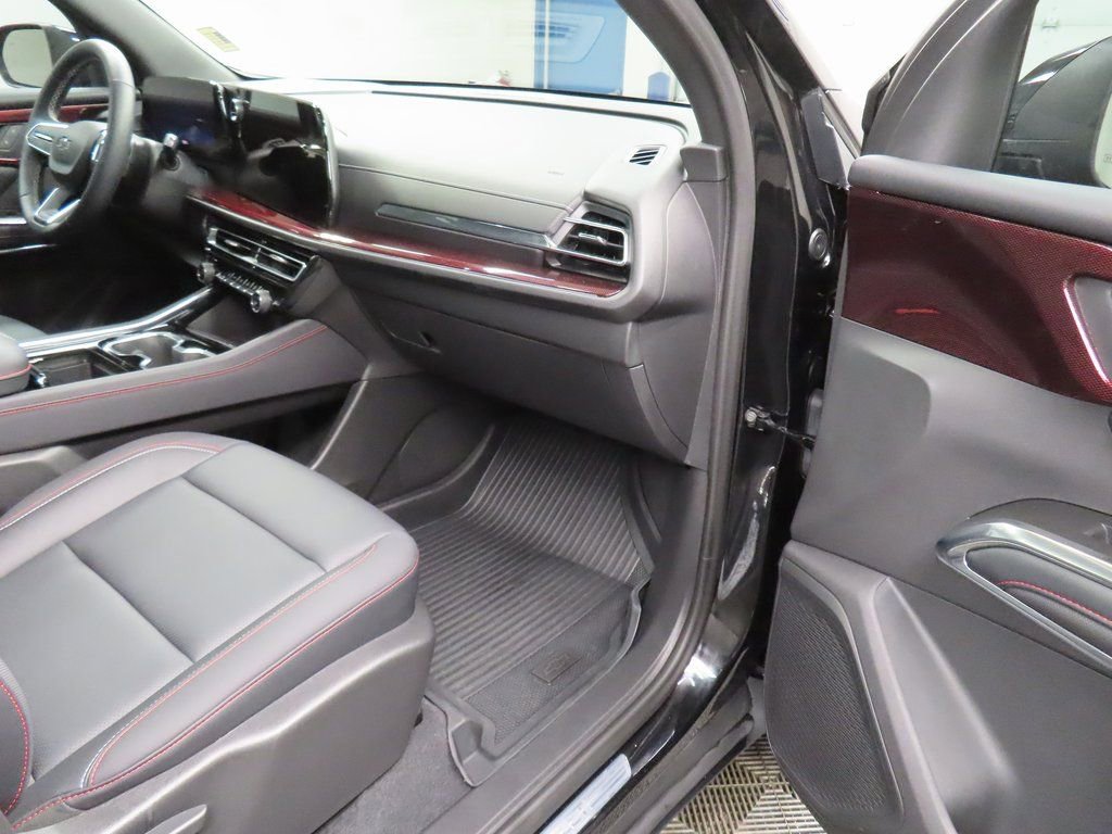 Used 2025 Chevrolet Traverse Z71 image 33