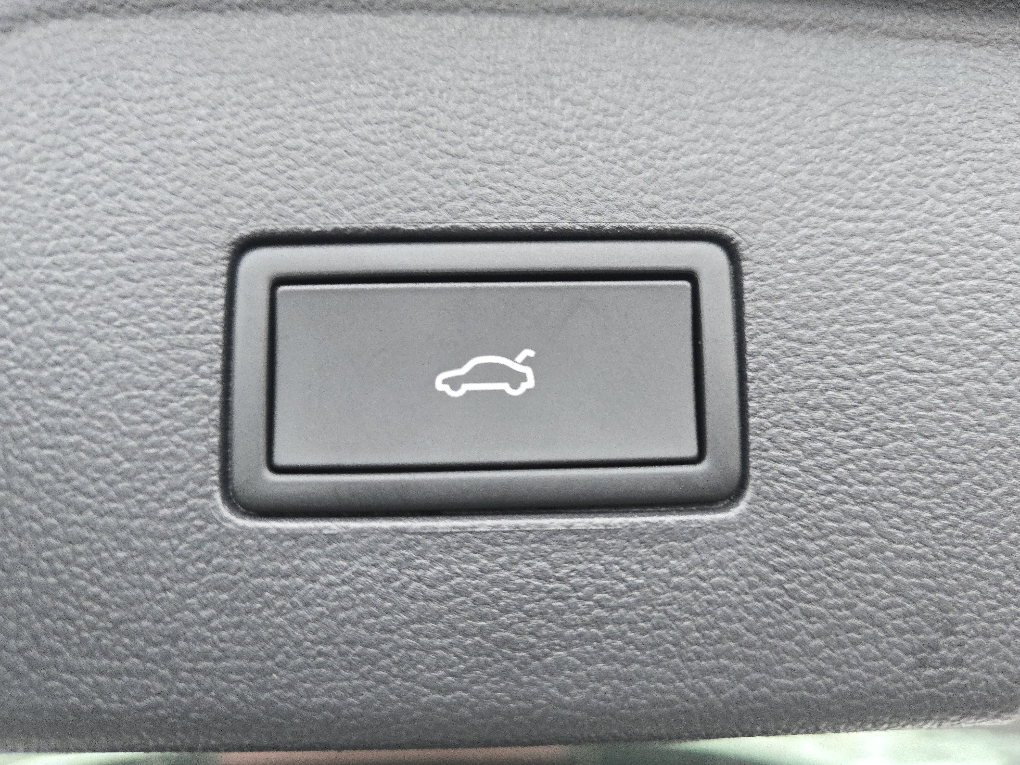 New 2026 Volkswagen Atlas SE image 24