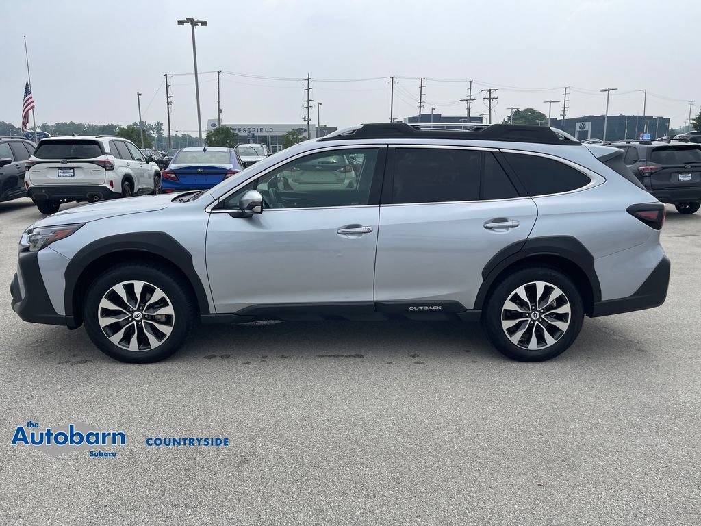 Used 2024 Subaru Outback Touring AWD/4WD image 2