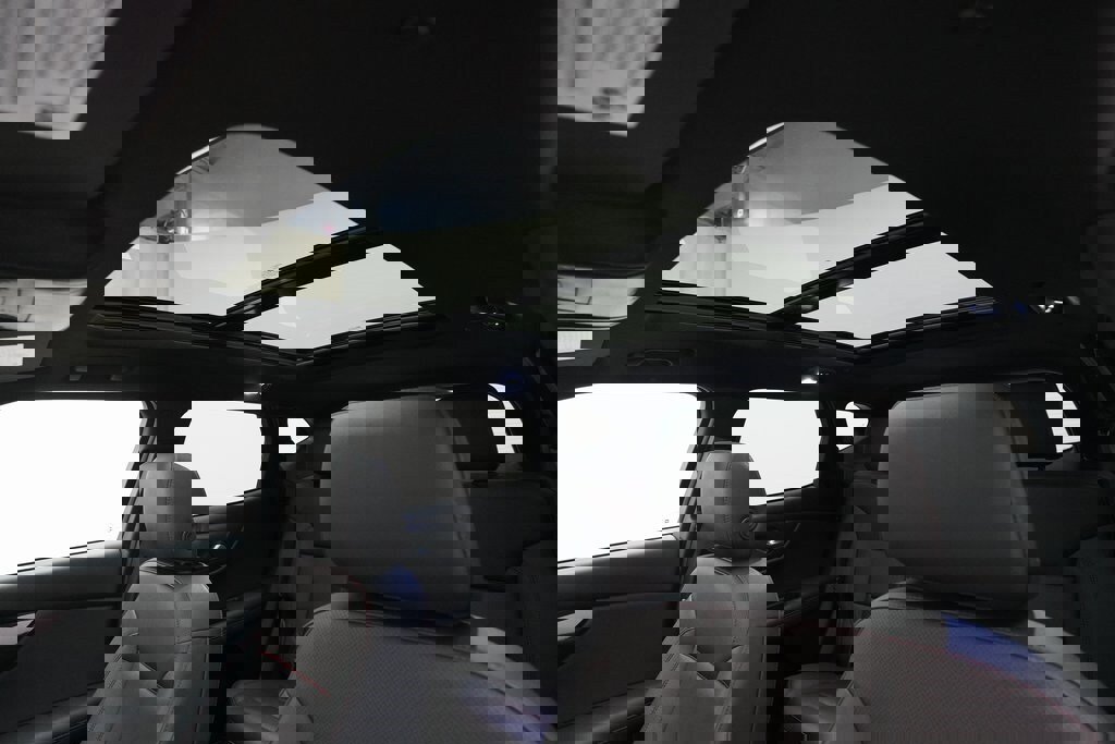 Used 2022 Chevrolet Blazer RS w/ Enhanced Convenience Package image 32