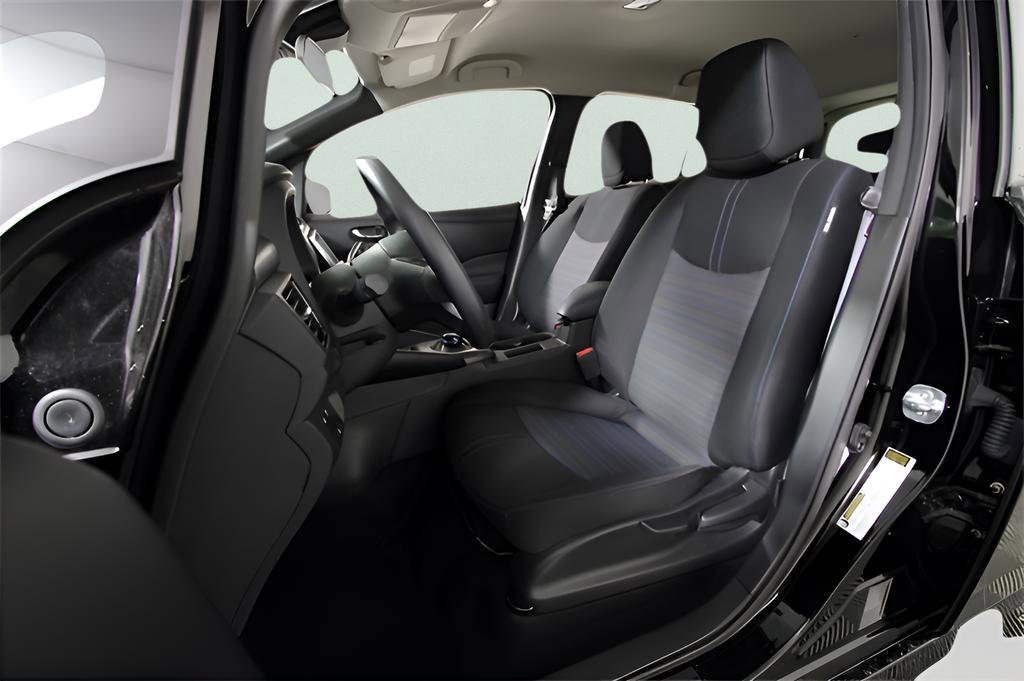 Used 2025 Nissan Leaf S image 16