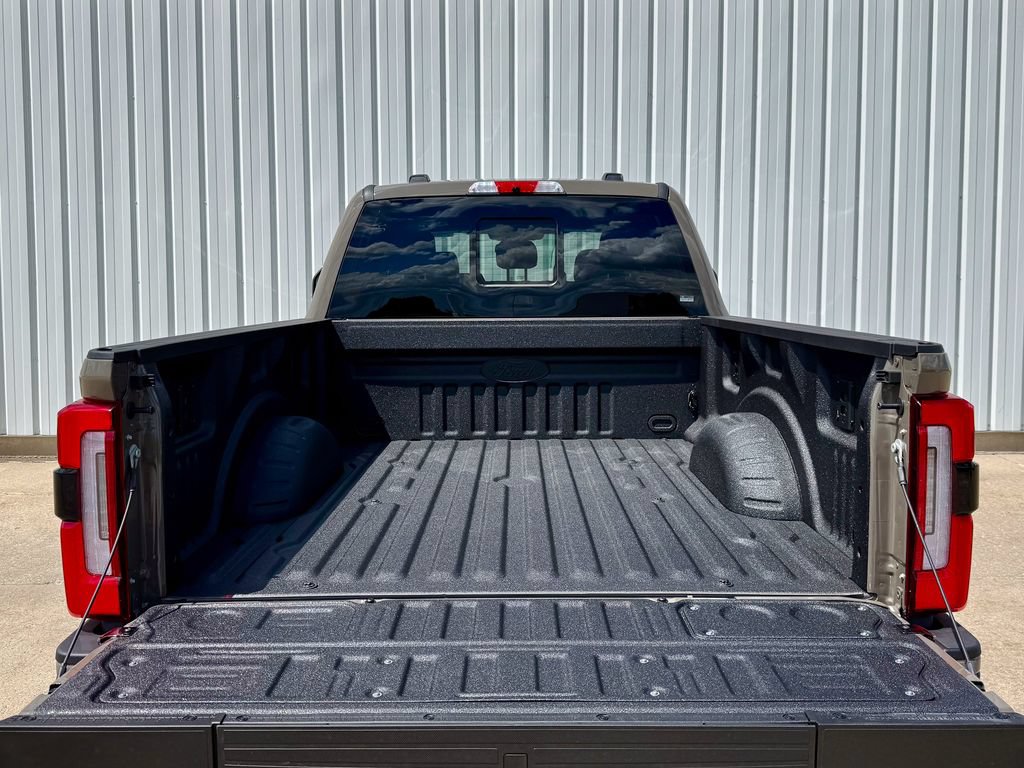 New 2026 Ford F250 Platinum w/ Platinum Plus Package AWD/4WD image 16