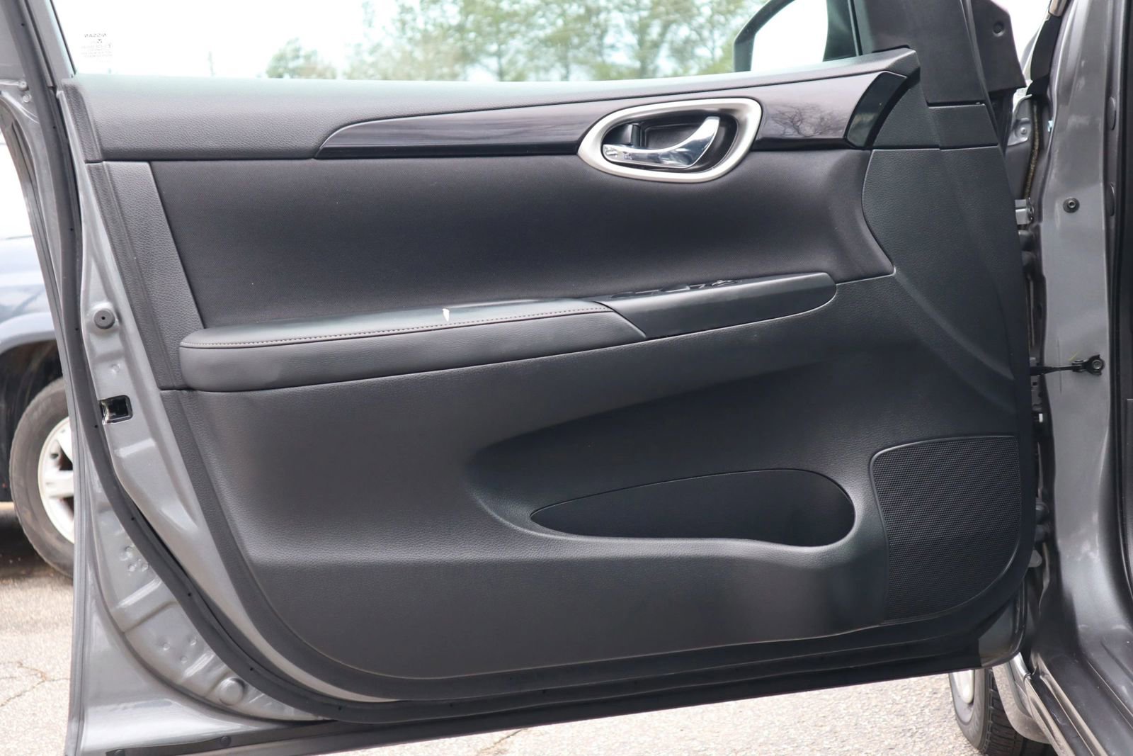 Used 2017 Nissan Sentra SV image 7