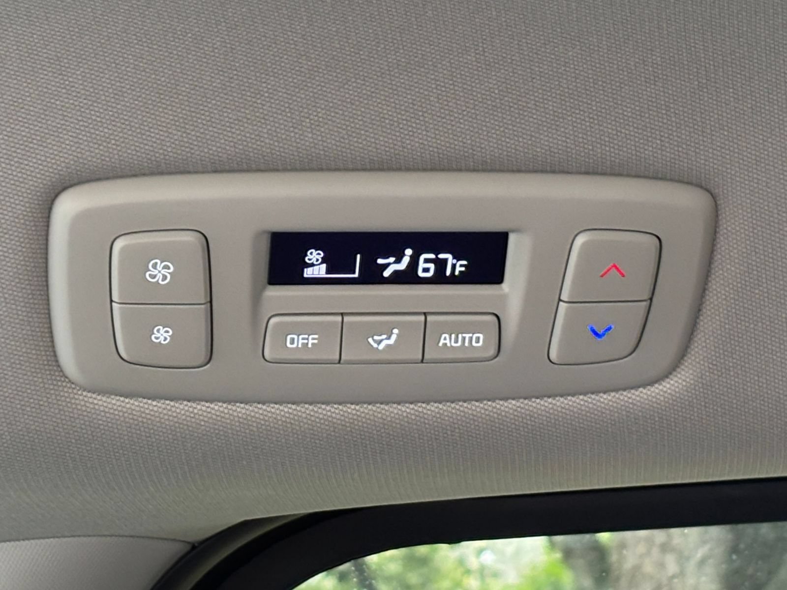 Used 2026 Kia Carnival FWD image 24