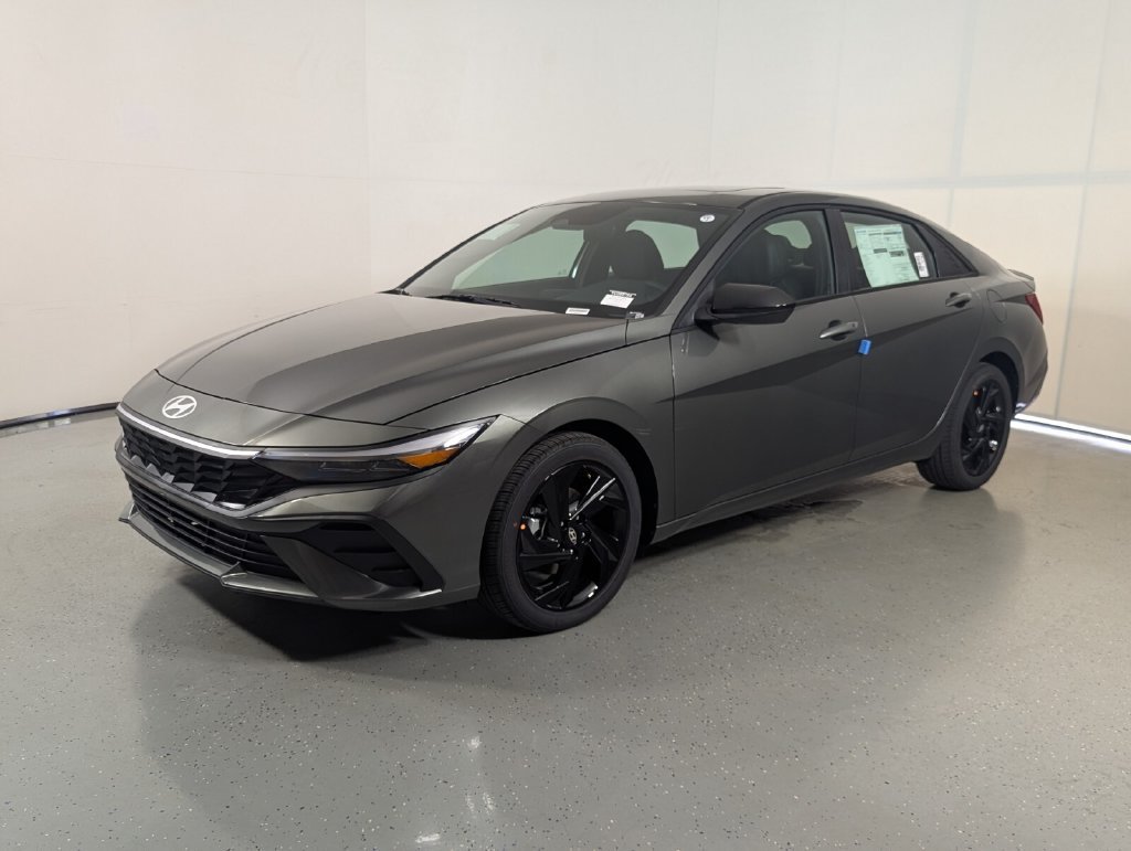 New 2026 Hyundai Elantra SEL Sport FWD image 3