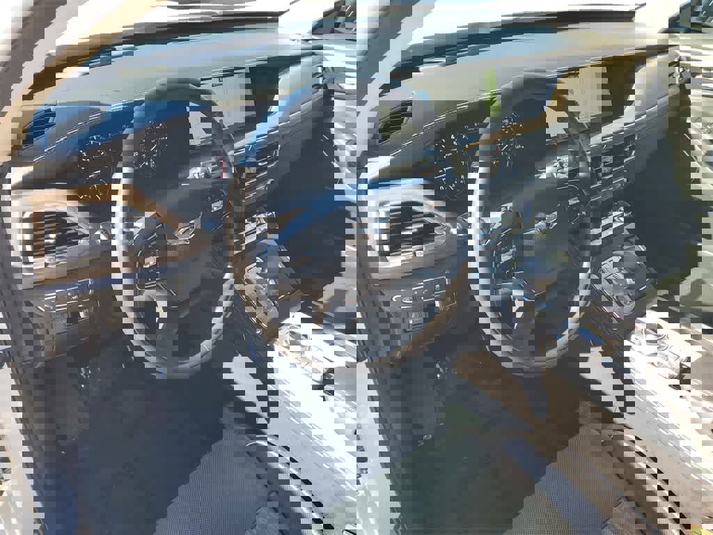 Used 2021 Genesis G90 3.3T Premium image 23