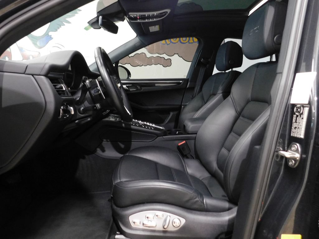 Used 2021 Porsche Macan GTS AWD/4WD image 28