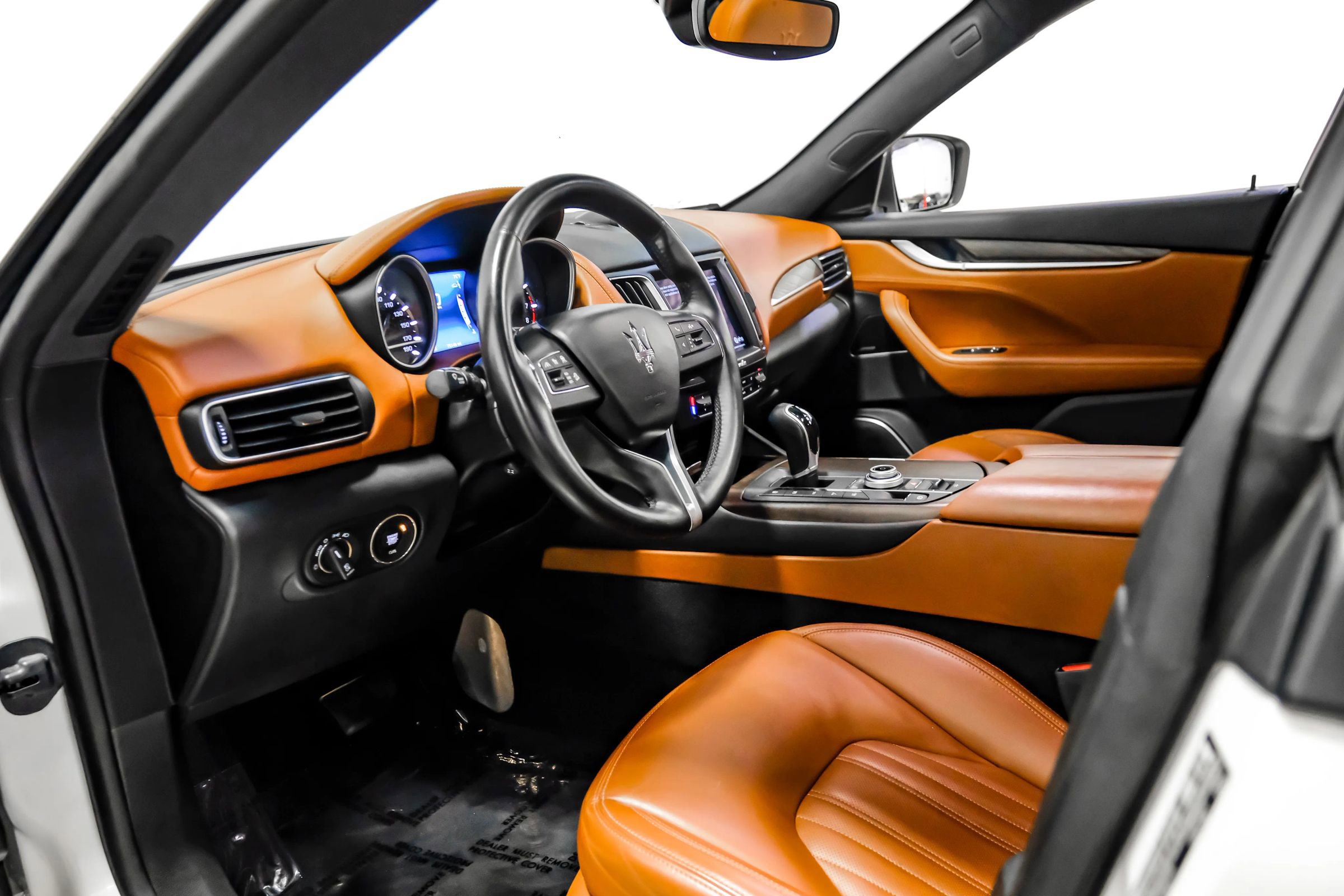Used 2018 Maserati Levante GranLusso image 8
