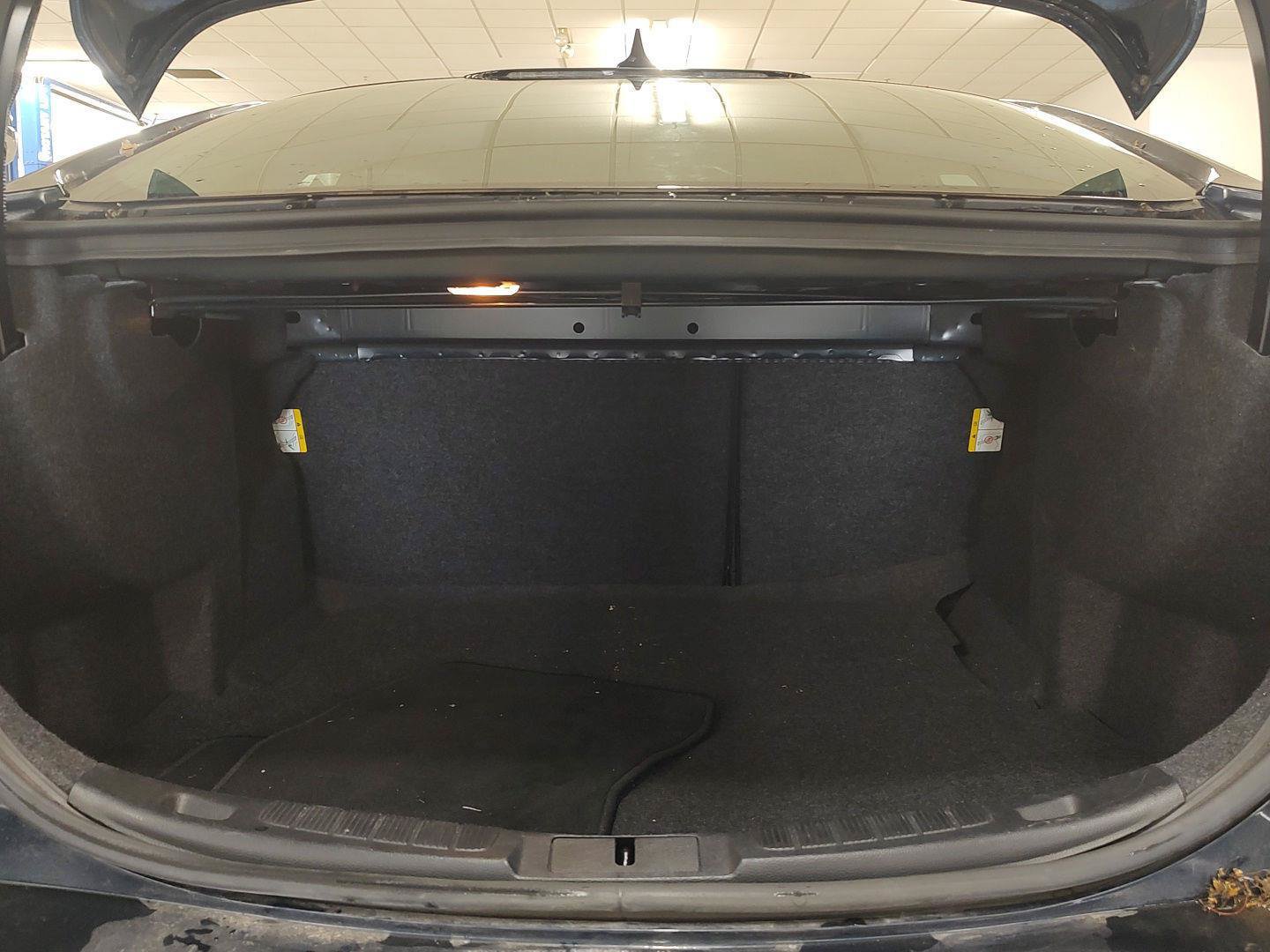 Used 2020 Ford Fusion SE FWD image 18