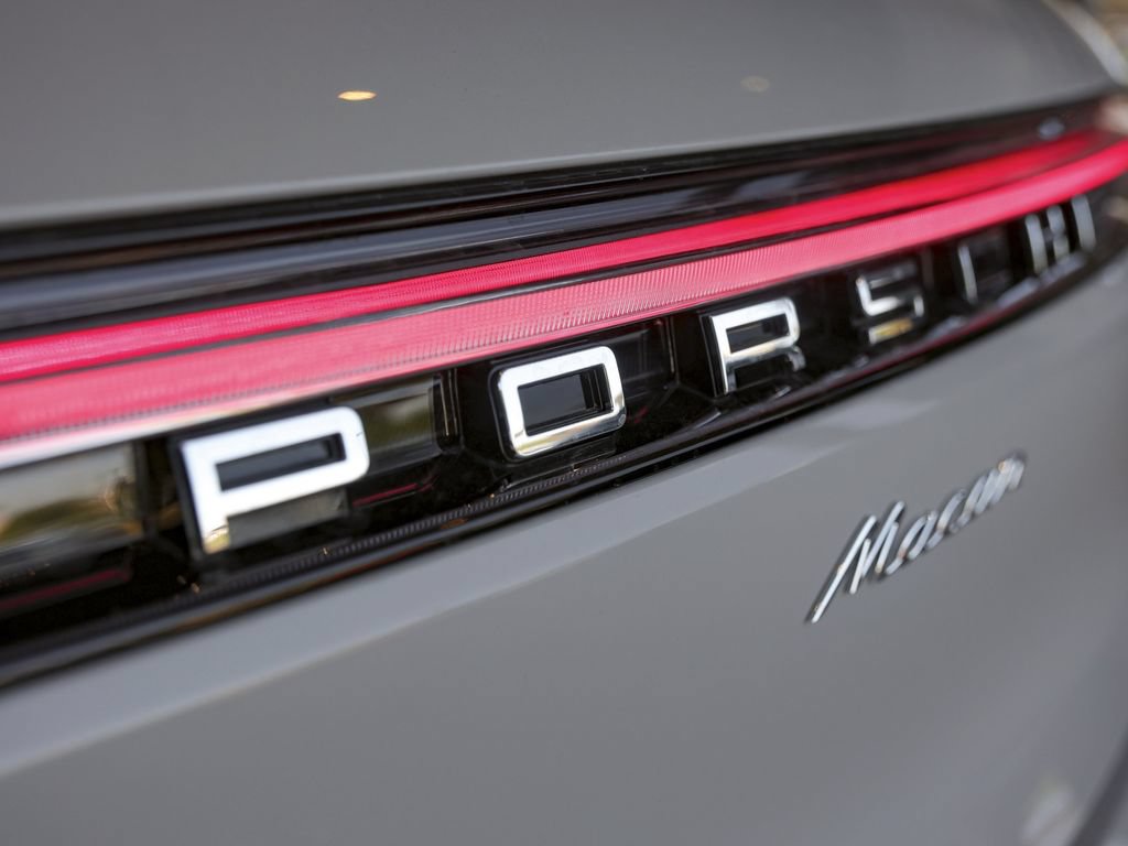New 2025 Porsche Macan AWD/4WD image 14