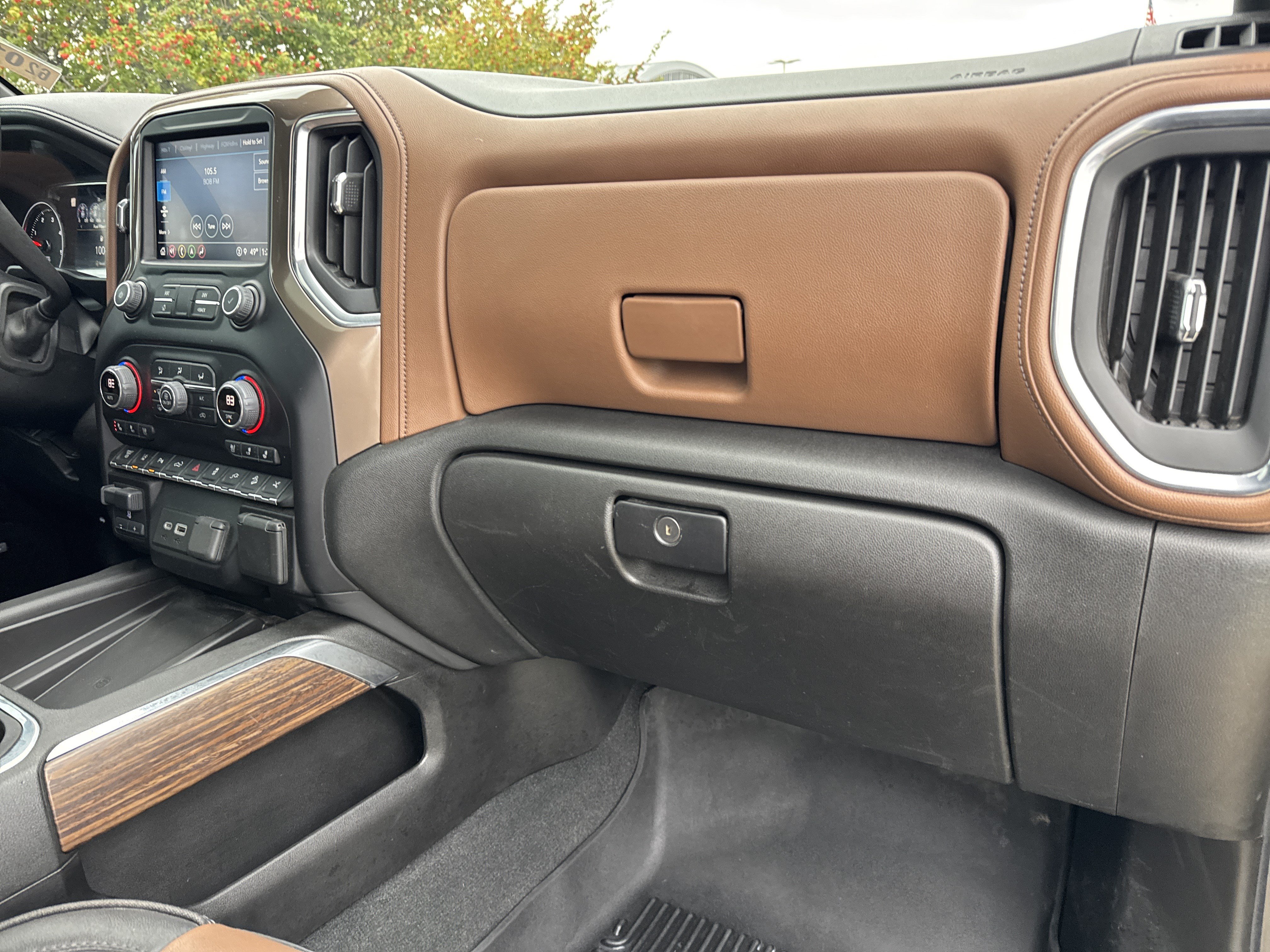 Used 2022 Chevrolet Silverado 3500 High Country w/ Technology Package AWD/4WD image 22