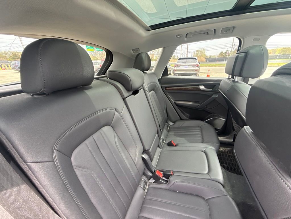 Used 2020 Audi Q5 2.0T Premium w/ Convenience Package AWD/4WD image 19