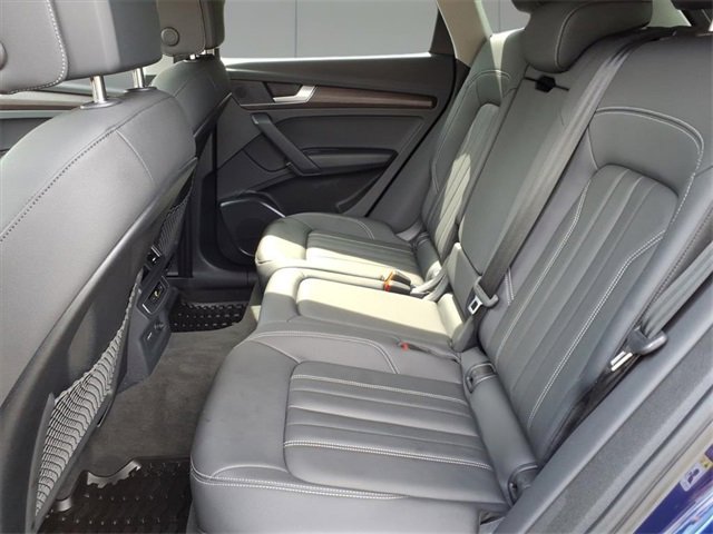 Certified 2025 Audi Q5 2.0T Premium w/ Convenience Plus Package image 10