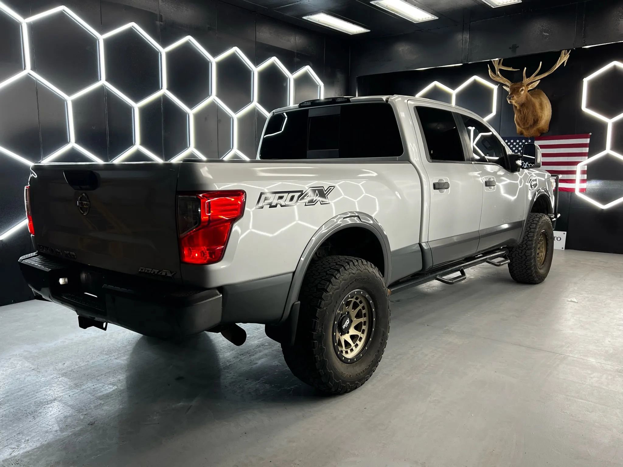 Used 2017 Nissan Titan PRO-4X AWD/4WD image 7