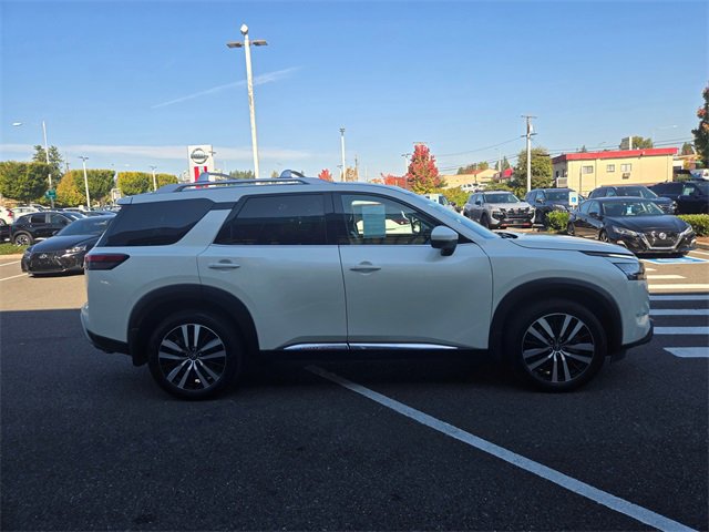 Used 2023 Nissan Pathfinder Platinum image 6