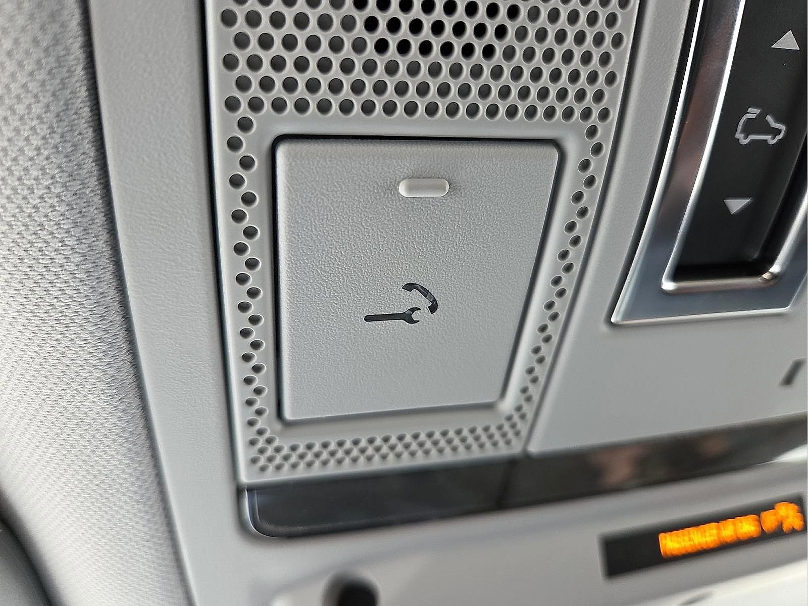 Used 2025 Land Rover Defender 110 S AWD/4WD image 20