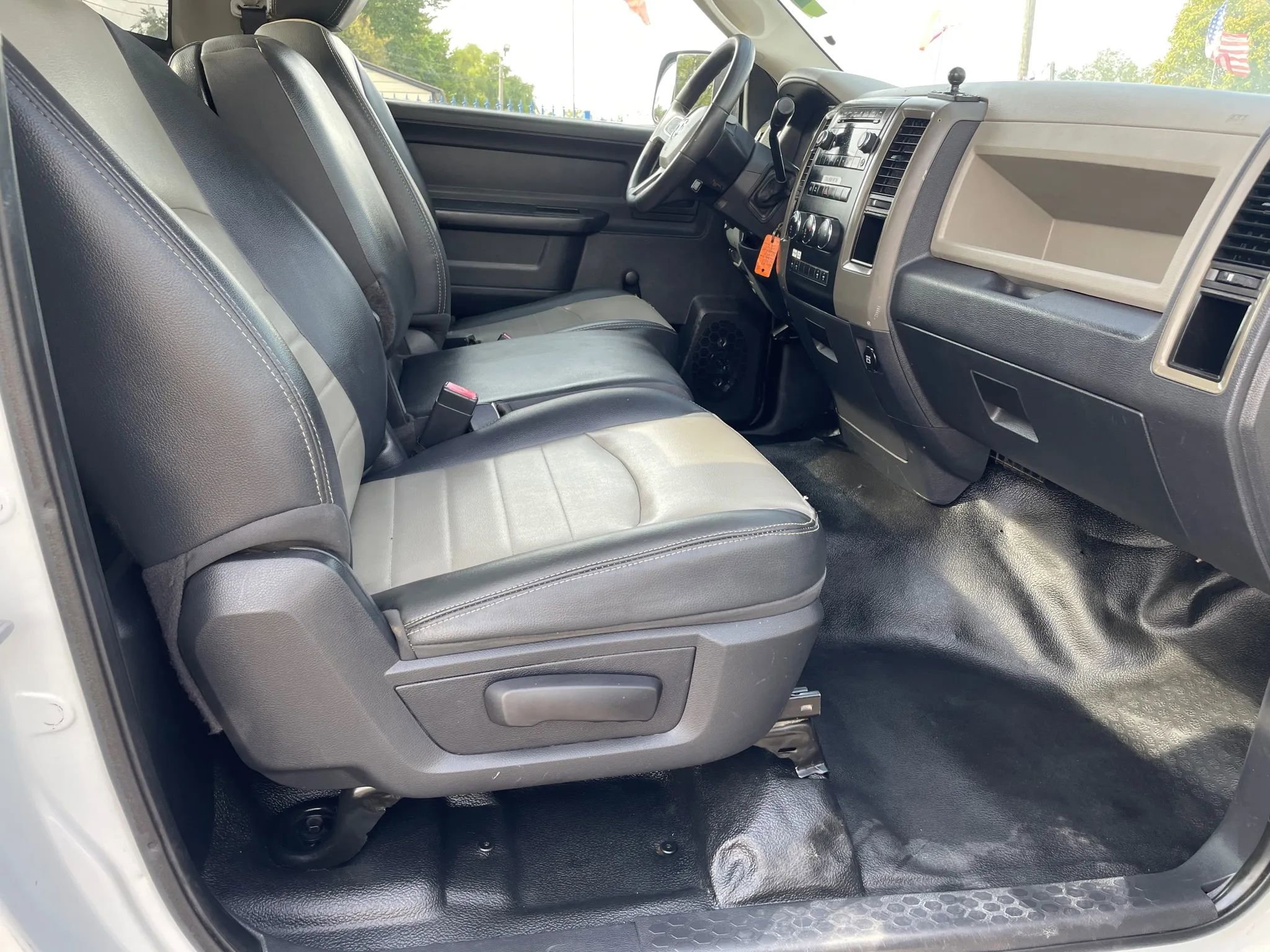 Used 2011 RAM 4500 2WD Regular Cab w/ ST Decor Group image 18