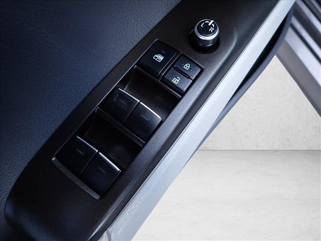 Used 2022 Toyota Camry XLE w/ Carpet Mat Package (TMS) FWD image 12