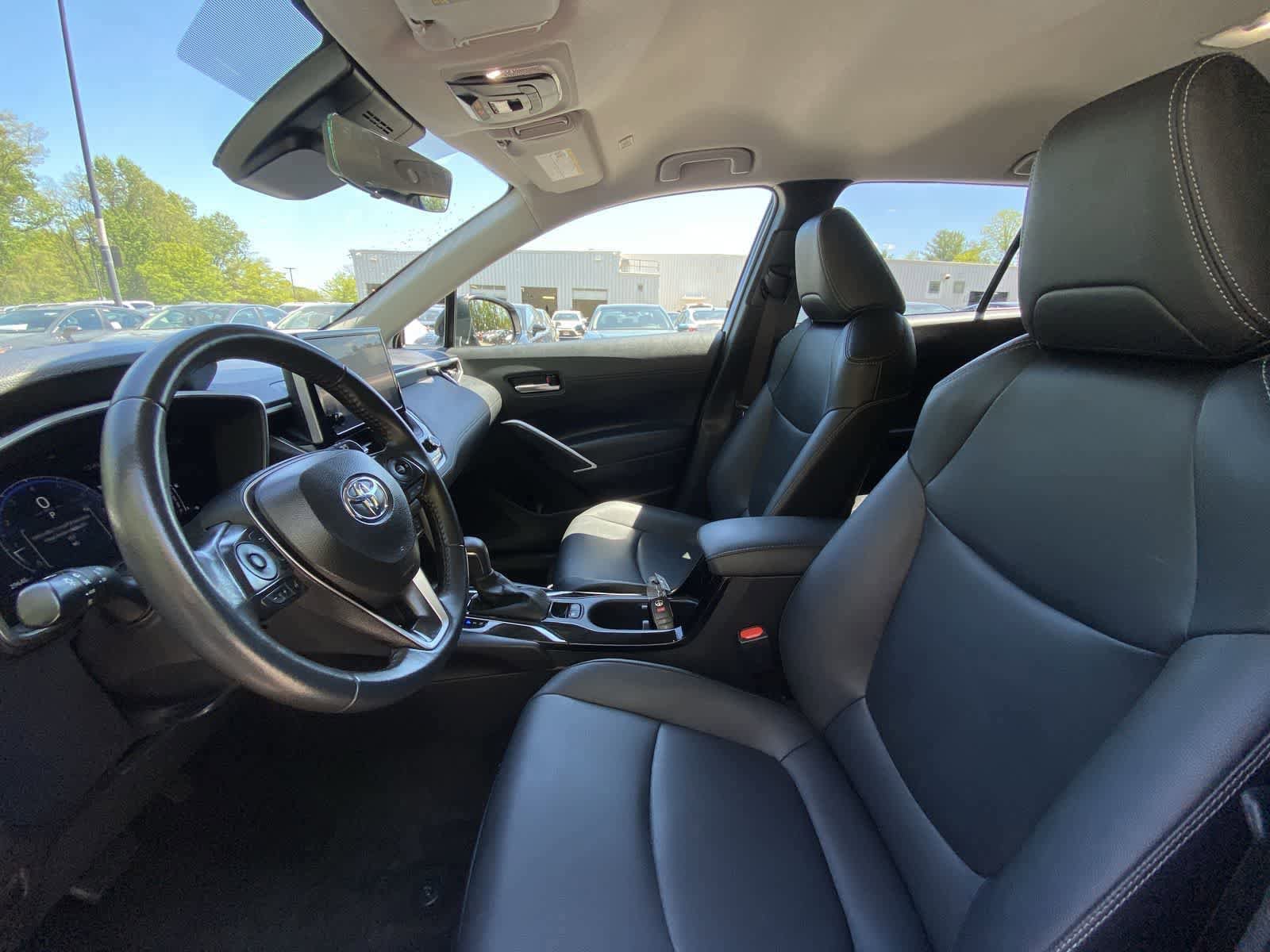 Used 2025 Toyota Corolla Cross XLE AWD/4WD image 45