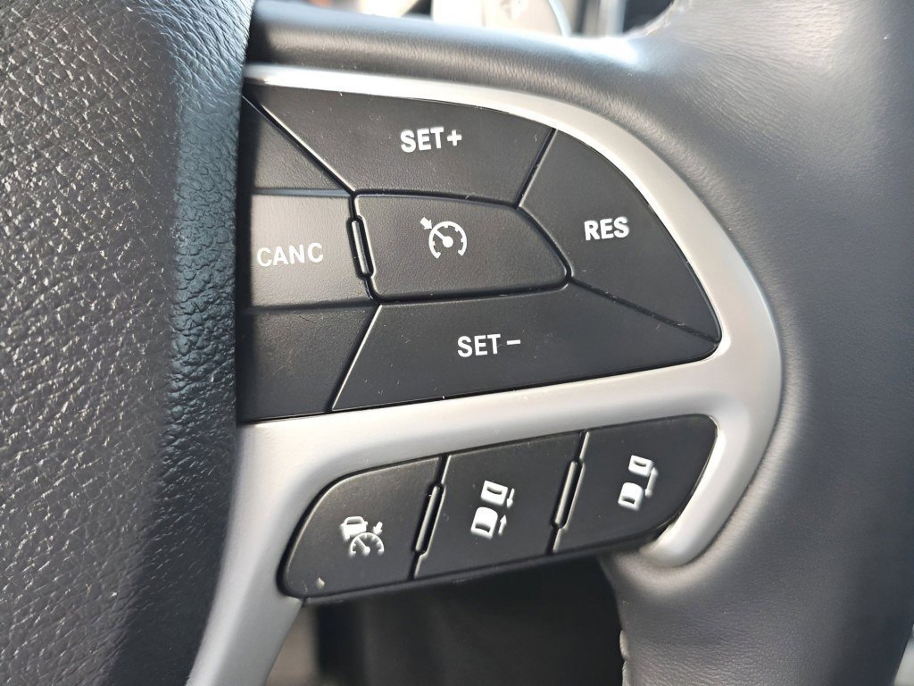 Used 2019 Jeep Grand Cherokee Summit w/ Platinum Series Group AWD/4WD image 16