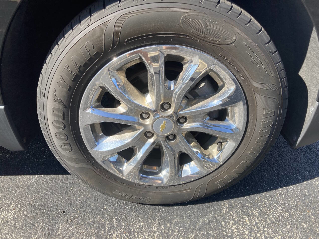 Used 2020 Chevrolet Equinox LT image 25