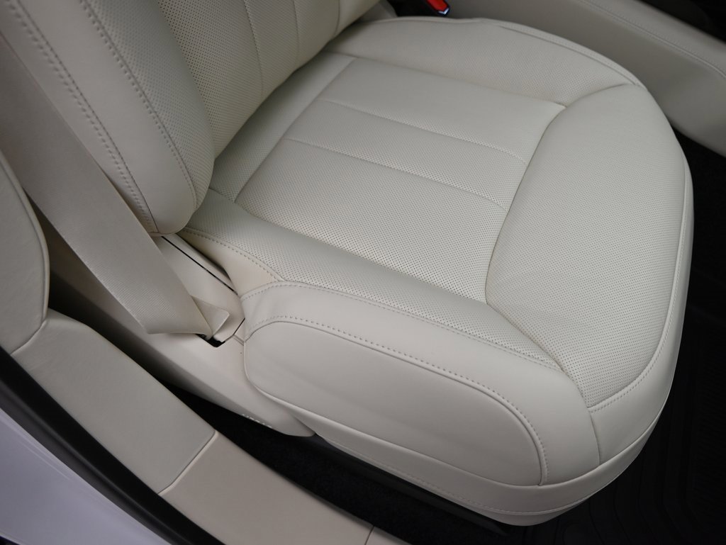 Used 2025 Land Rover Range Rover Long Wheelbase Autobiography image 24