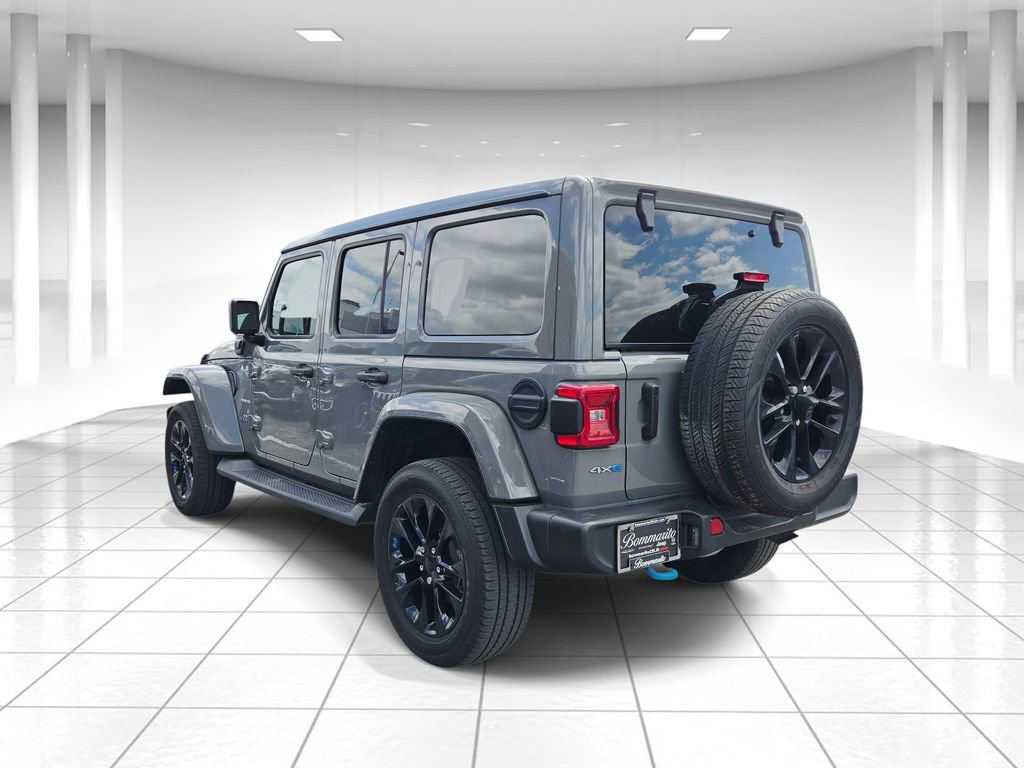 Used 2023 Jeep Wrangler Unlimited Sahara w/ Cold Weather Group AWD/4WD image 5