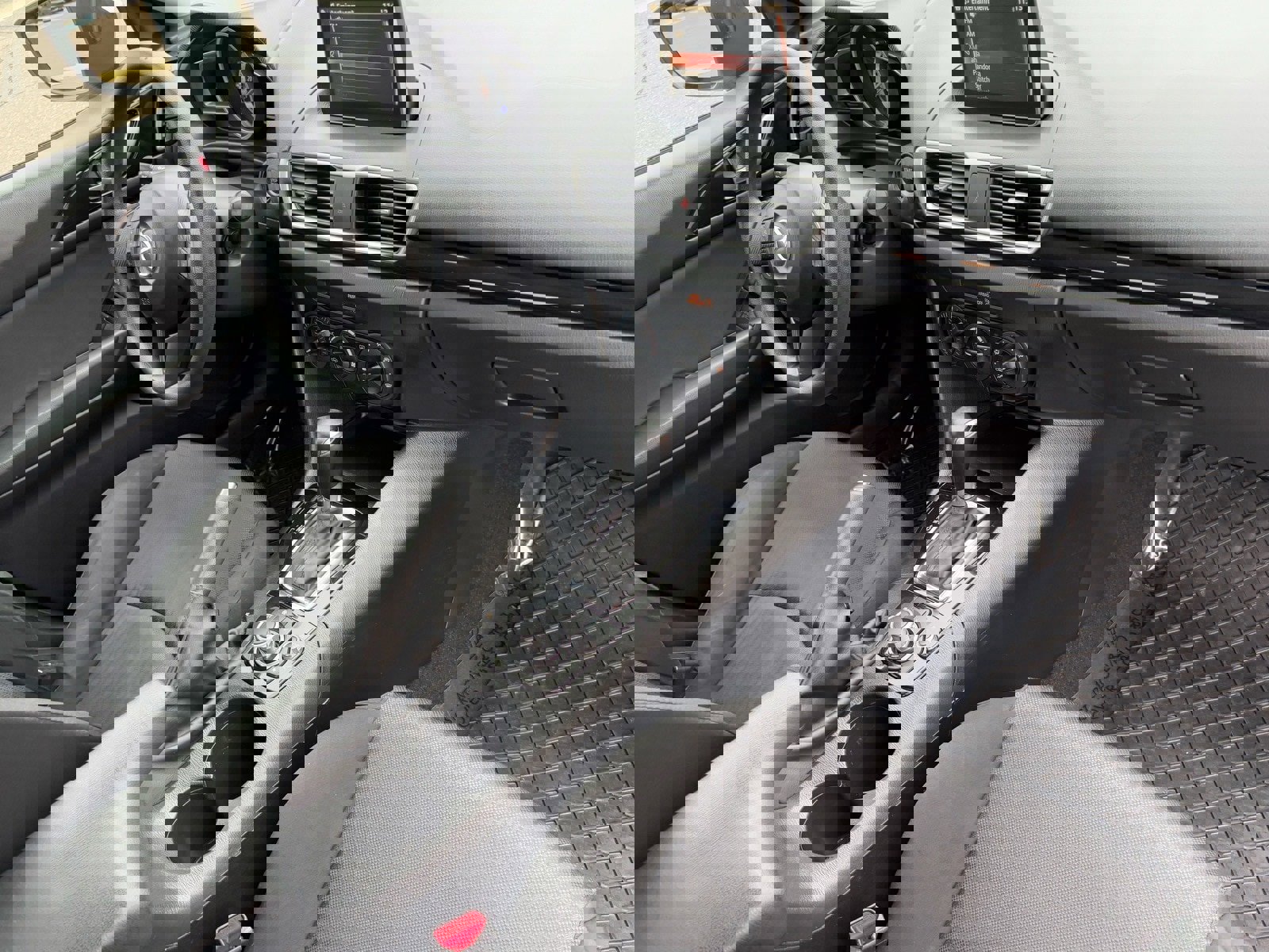 Used 2015 MAZDA MAZDA3 i Sport image 11