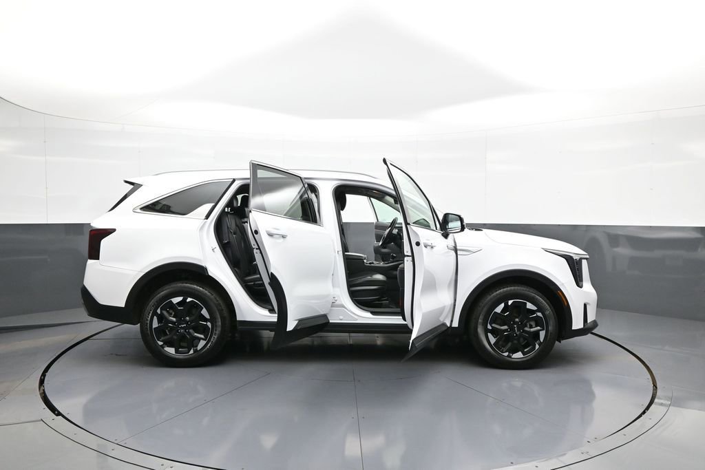 Certified 2024 Kia Sorento S image 42