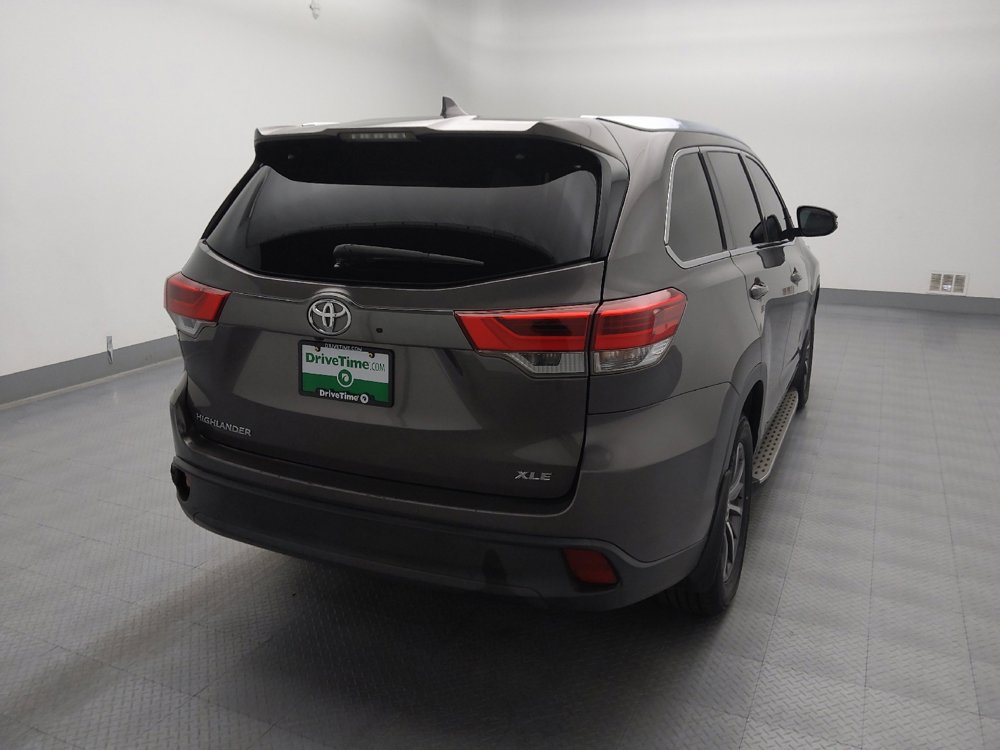 Used 2019 Toyota Highlander XLE FWD image 7