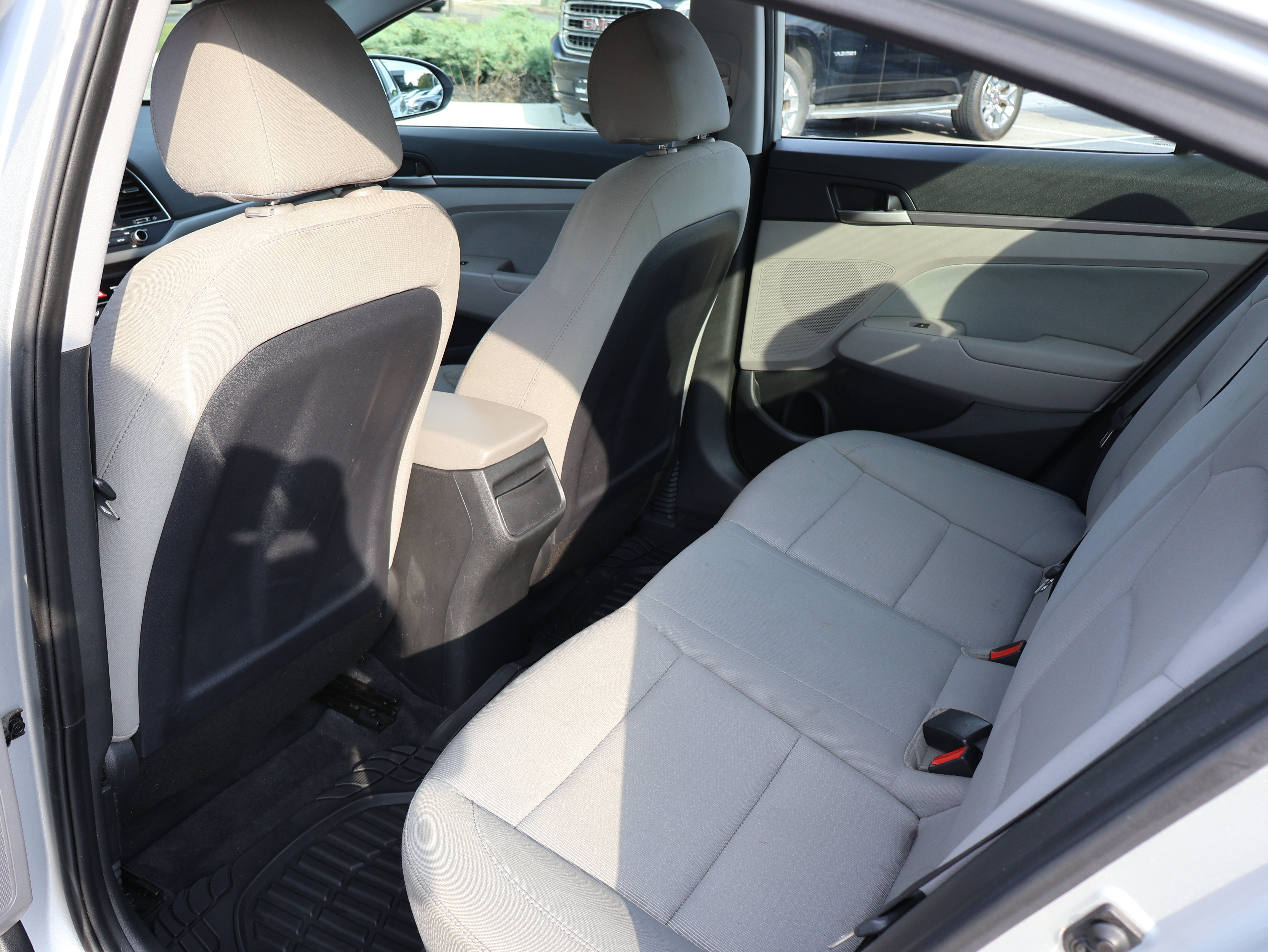 Used 2018 Hyundai Elantra SEL FWD image 12