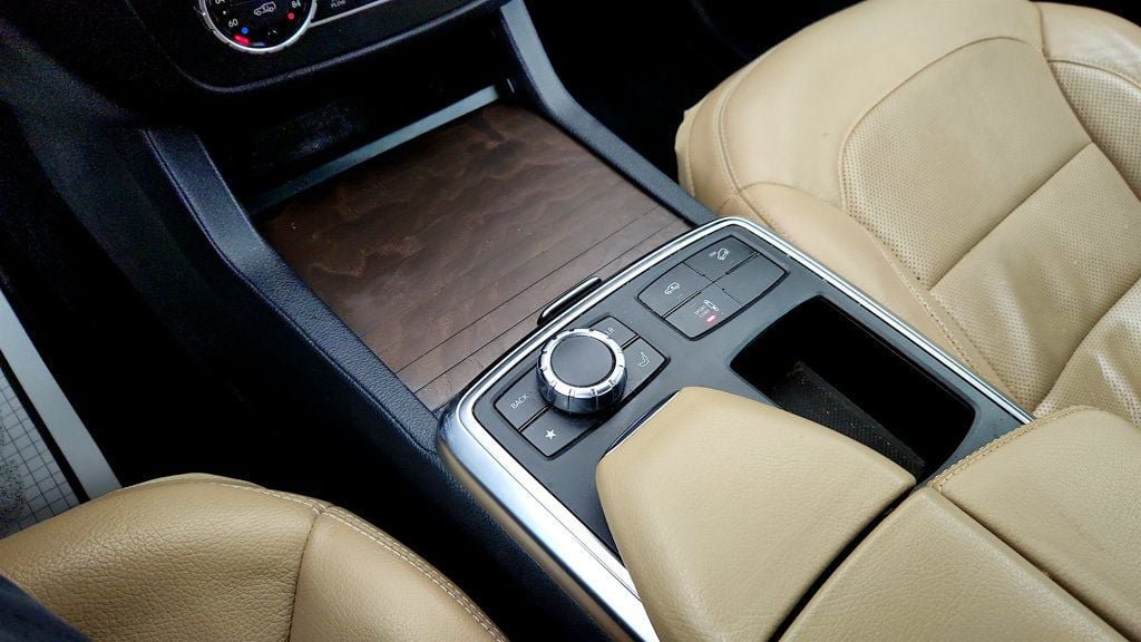 Used 2016 Mercedes-Benz GL 550 4MATIC image 16