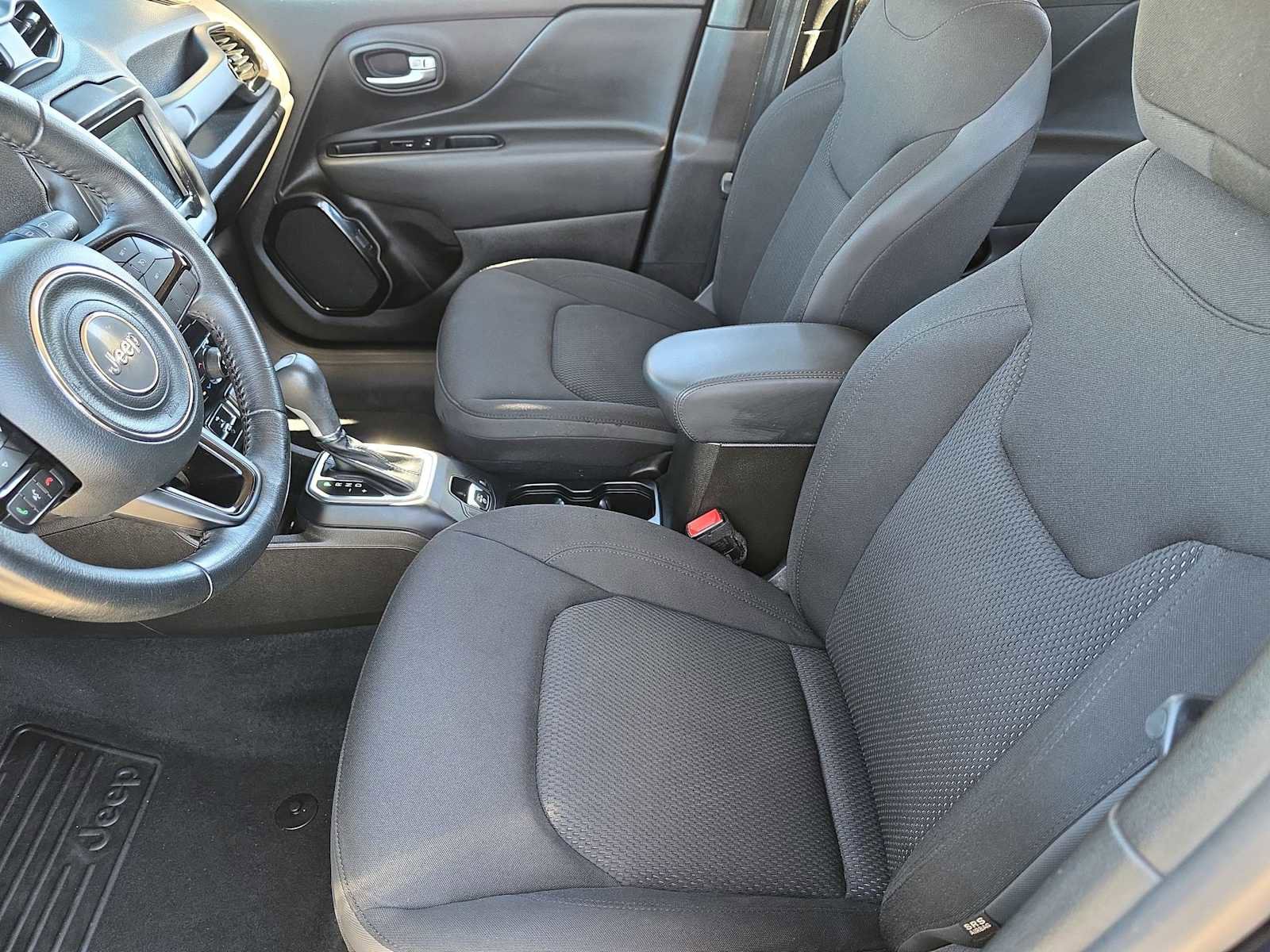Used 2020 Jeep Renegade Altitude FWD image 15