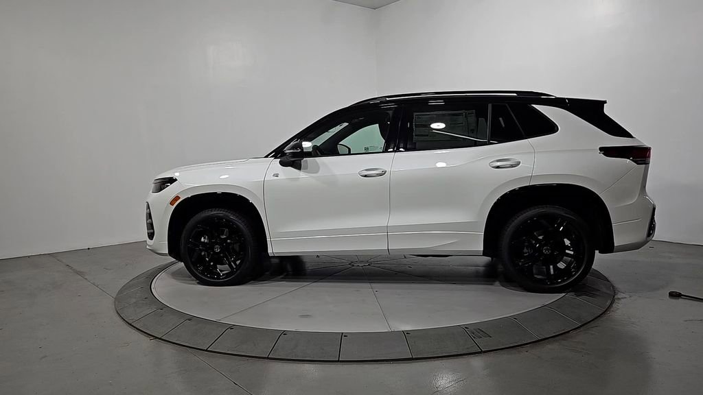 New 2026 Volkswagen Tiguan SE R-Line image 2