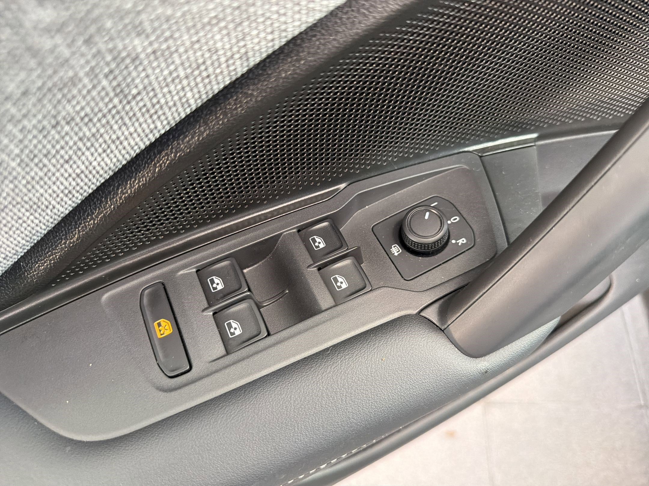 Used 2025 Volkswagen Tiguan S FWD image 13