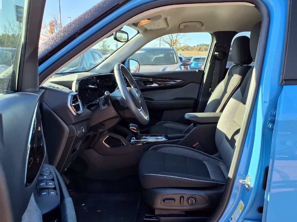 Used 2024 Chevrolet TrailBlazer LT w/ Convenience Package FWD image 19