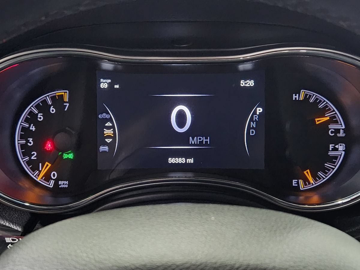 Used 2019 Jeep Grand Cherokee Laredo RWD image 32