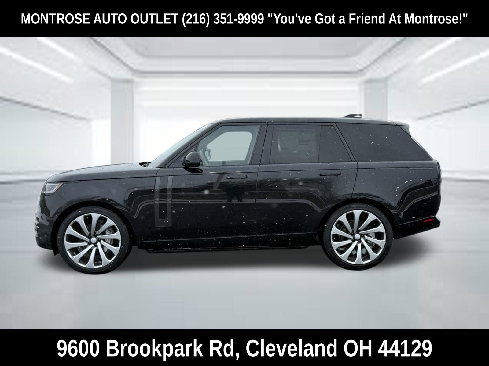 New 2025 Land Rover Range Rover SE AWD/4WD image 2