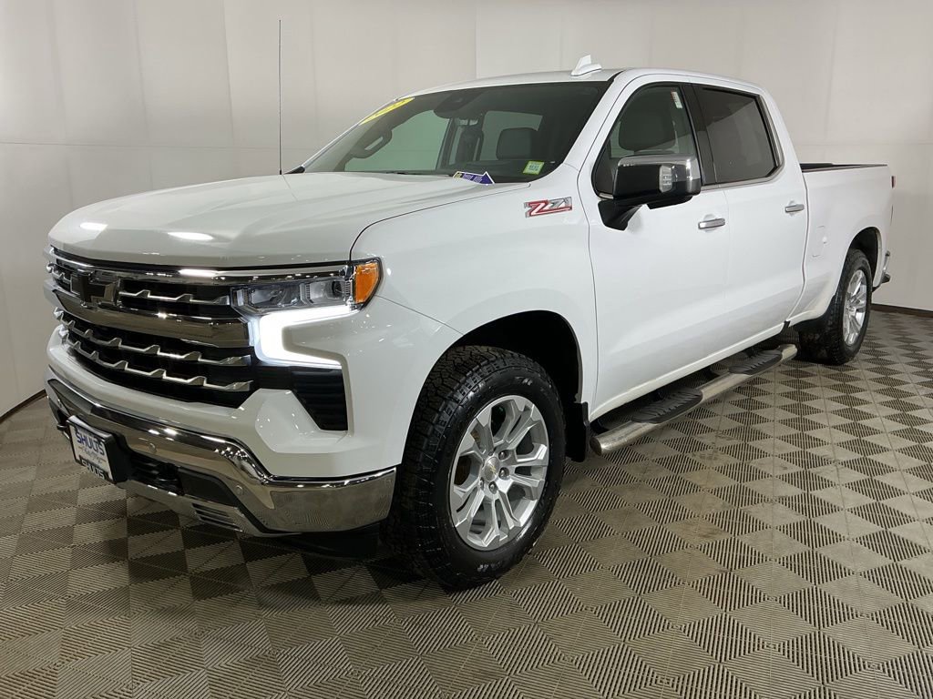 Used 2022 Chevrolet Silverado 1500 LTZ w/ LTZ Premium Package image 3