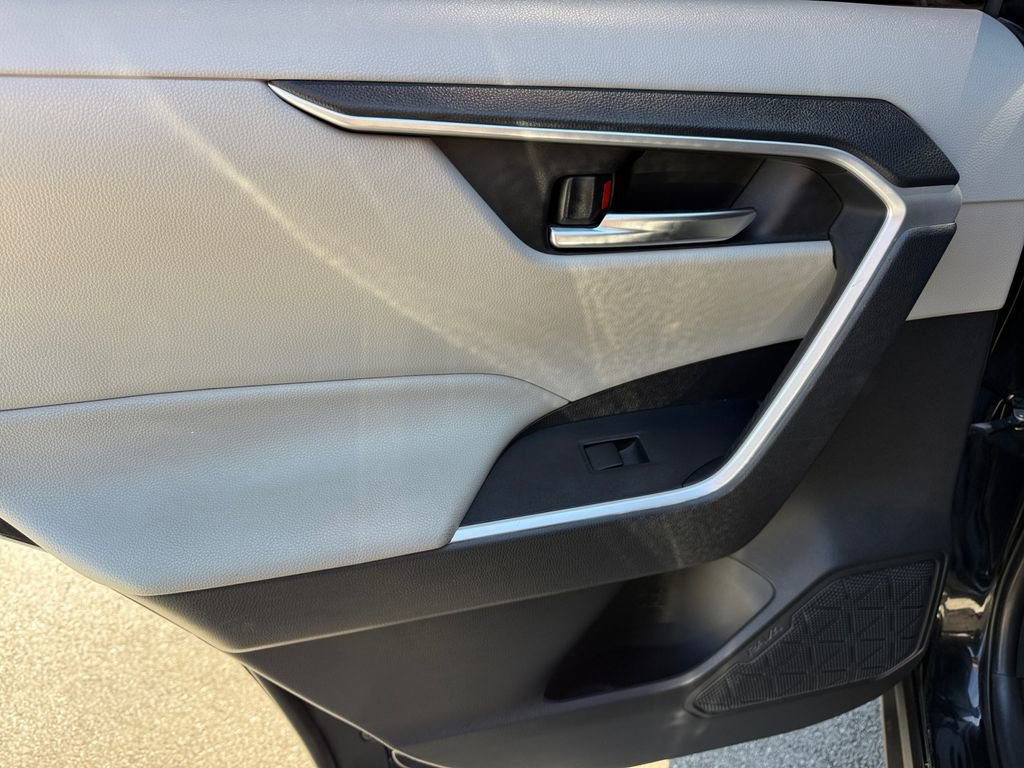 Certified 2019 Toyota RAV4 XLE FWD image 25