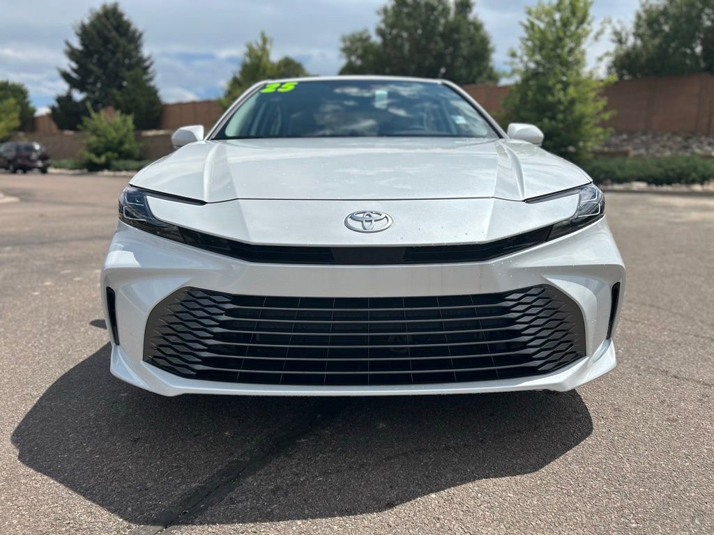 Used 2025 Toyota Camry XLE image 2