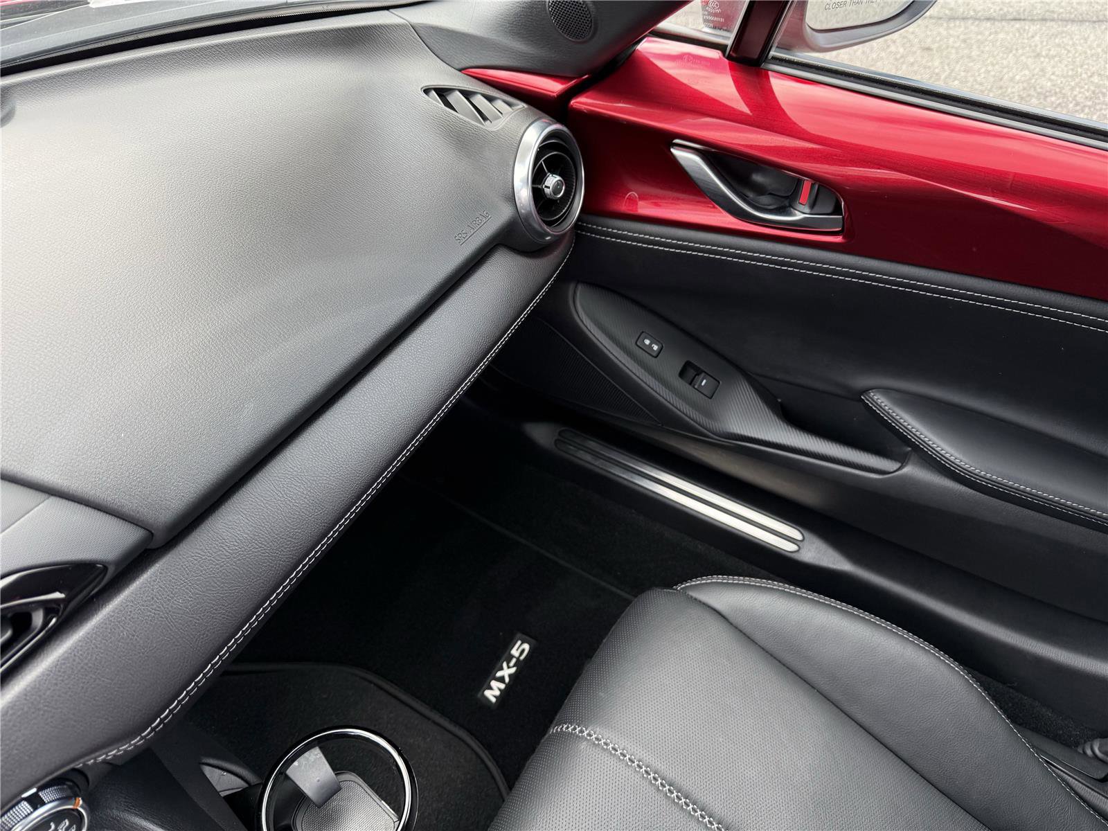 Used 2025 MAZDA MX-5 Miata RF Grand Touring image 29