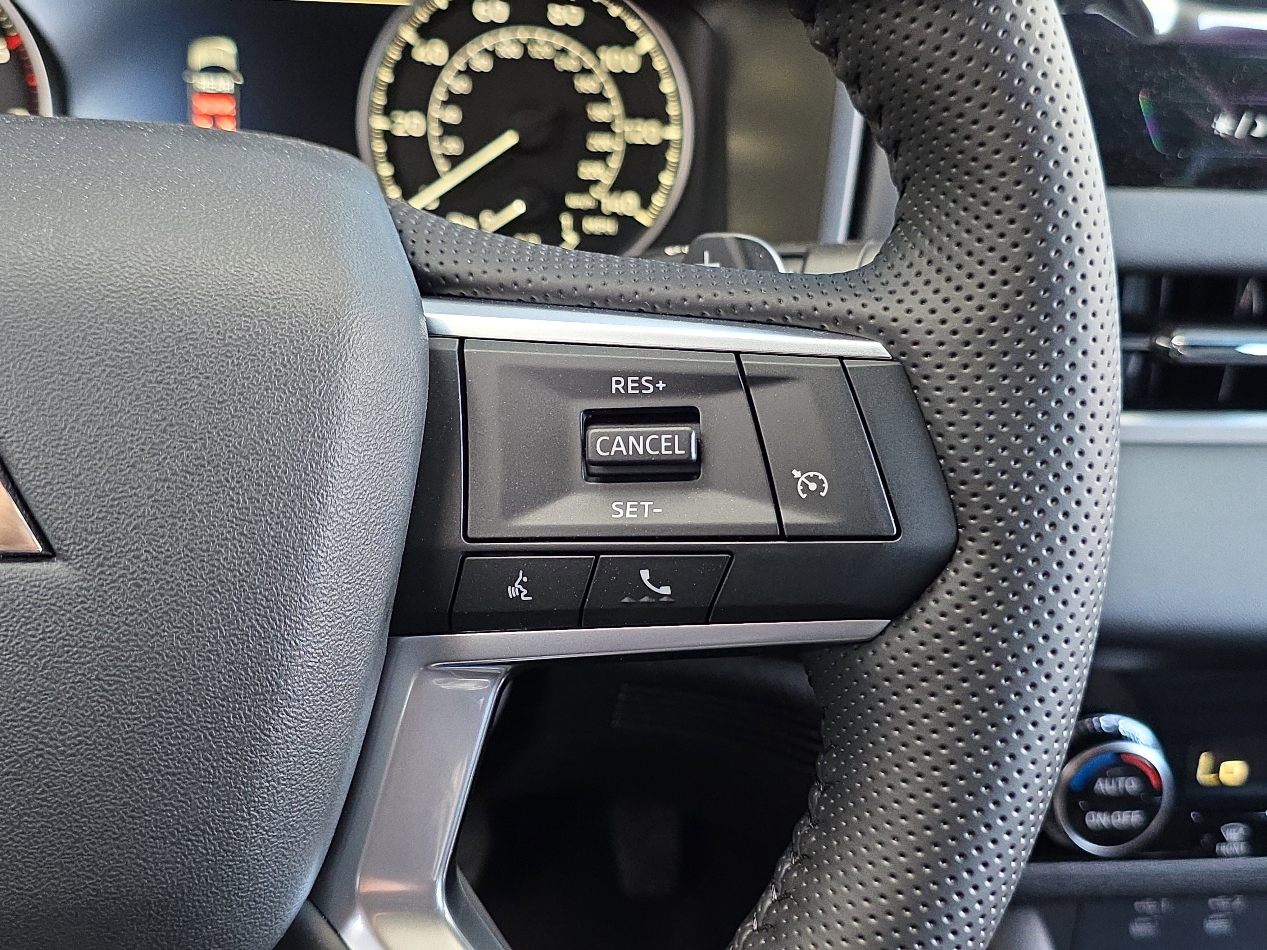 New 2026 Mitsubishi Outlander LE FWD image 16