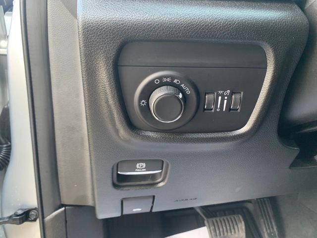 Used 2025 Jeep Grand Cherokee L Altitude image 15