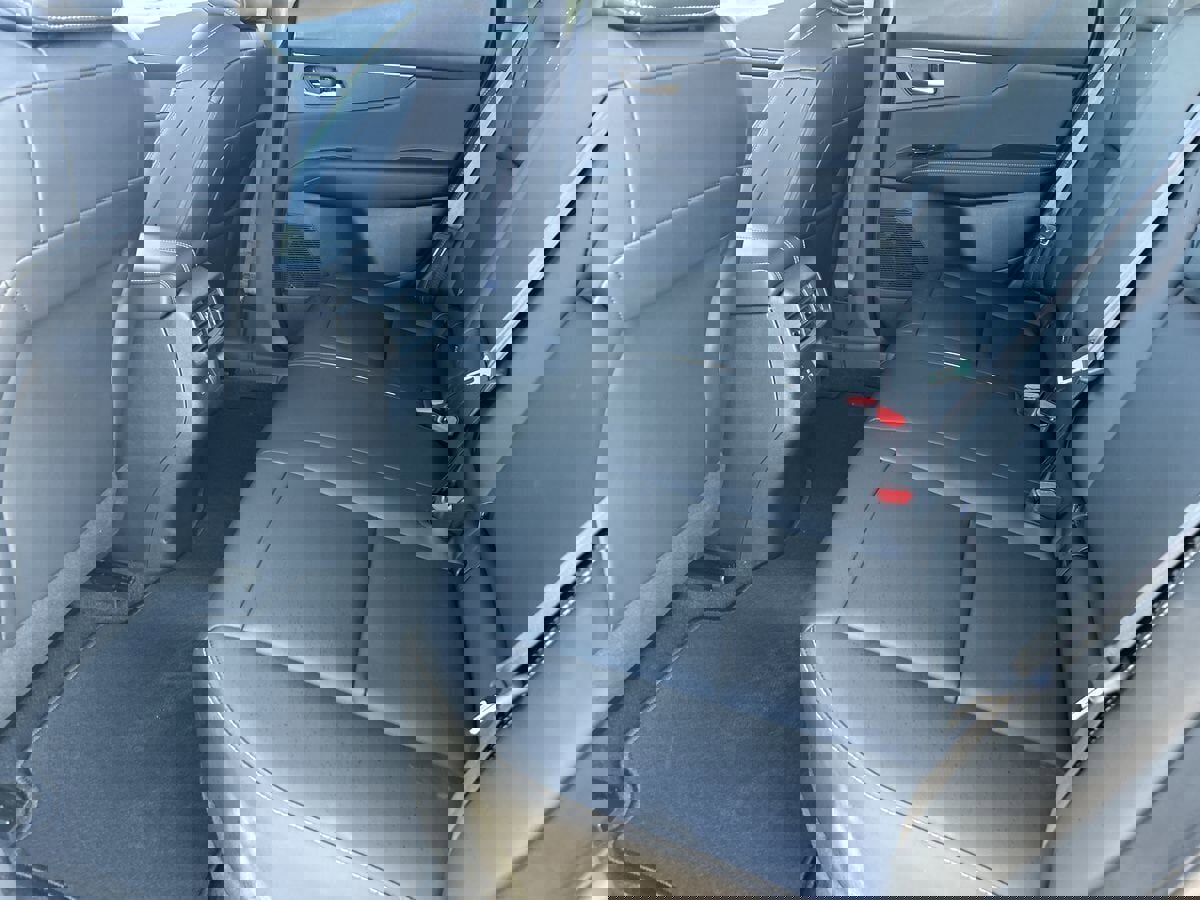 Used 2025 Nissan Murano SV image 18