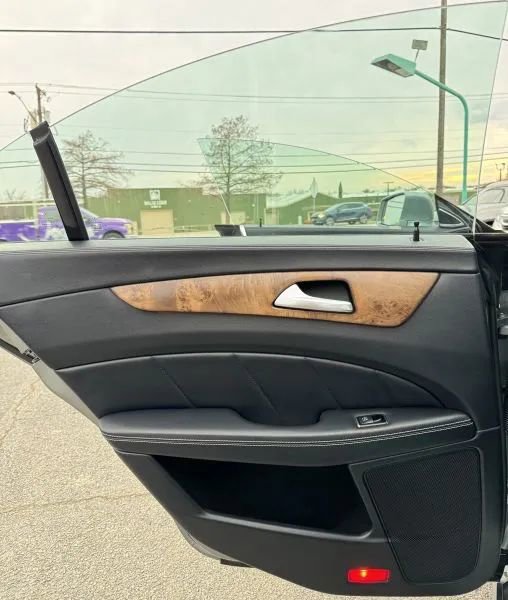 Used 2015 Mercedes-Benz CLS 550 w/ Premium Package image 22