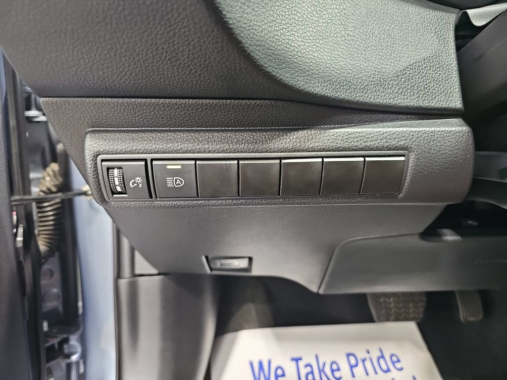 Used 2025 Toyota Corolla LE FWD image 26