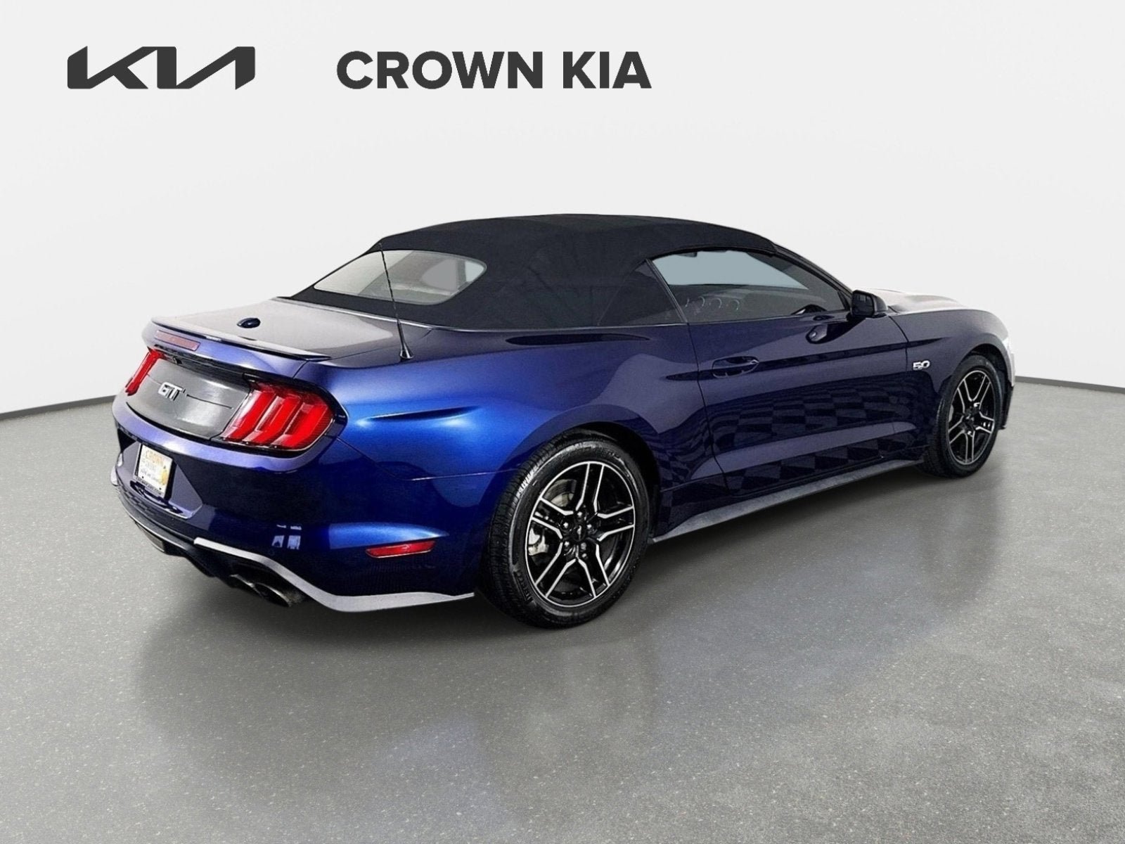 Used 2019 Ford Mustang GT Premium w/ Carbon Sport Interior Package RWD image 6