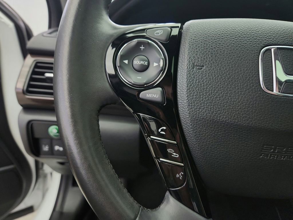 Used 2017 Honda Accord Touring image 33